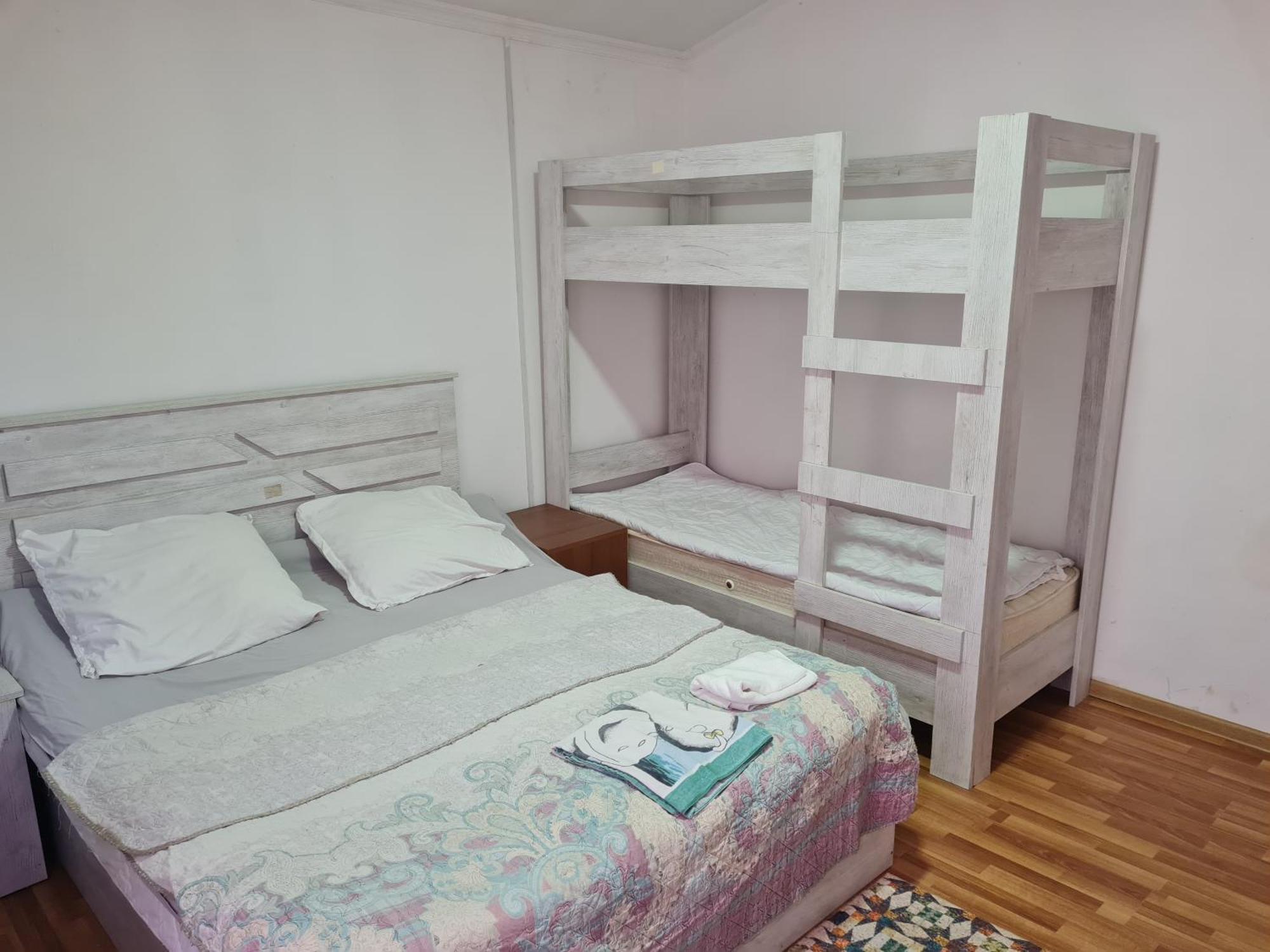 Merabi Guest House Makhinjauri Rom bilde