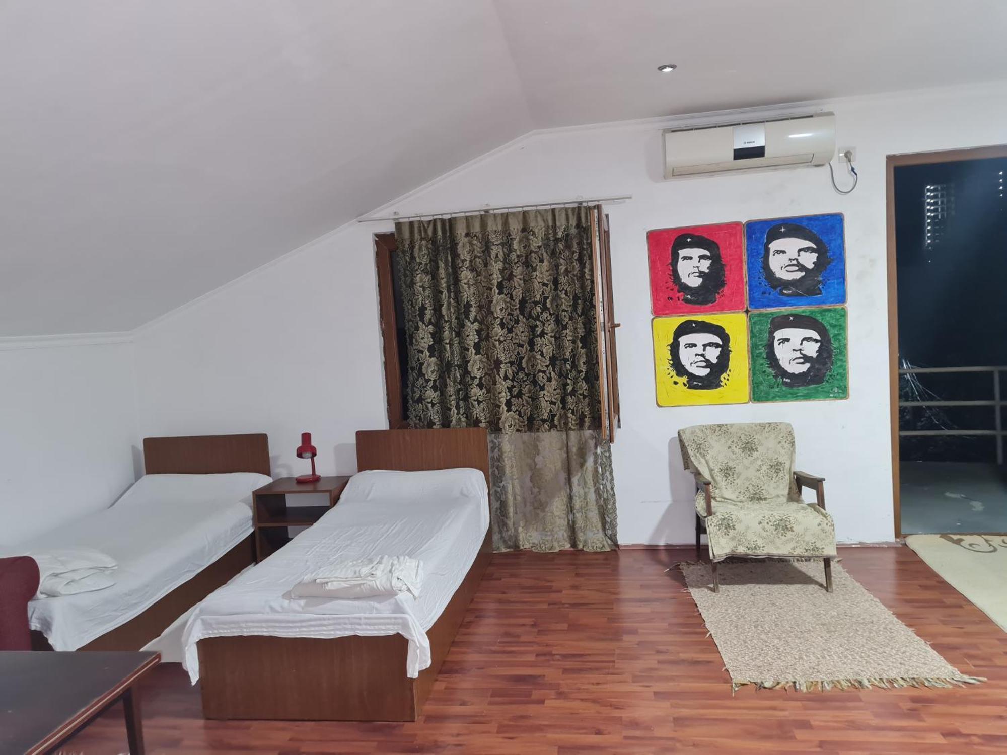 Merabi Guest House Makhinjauri Rom bilde