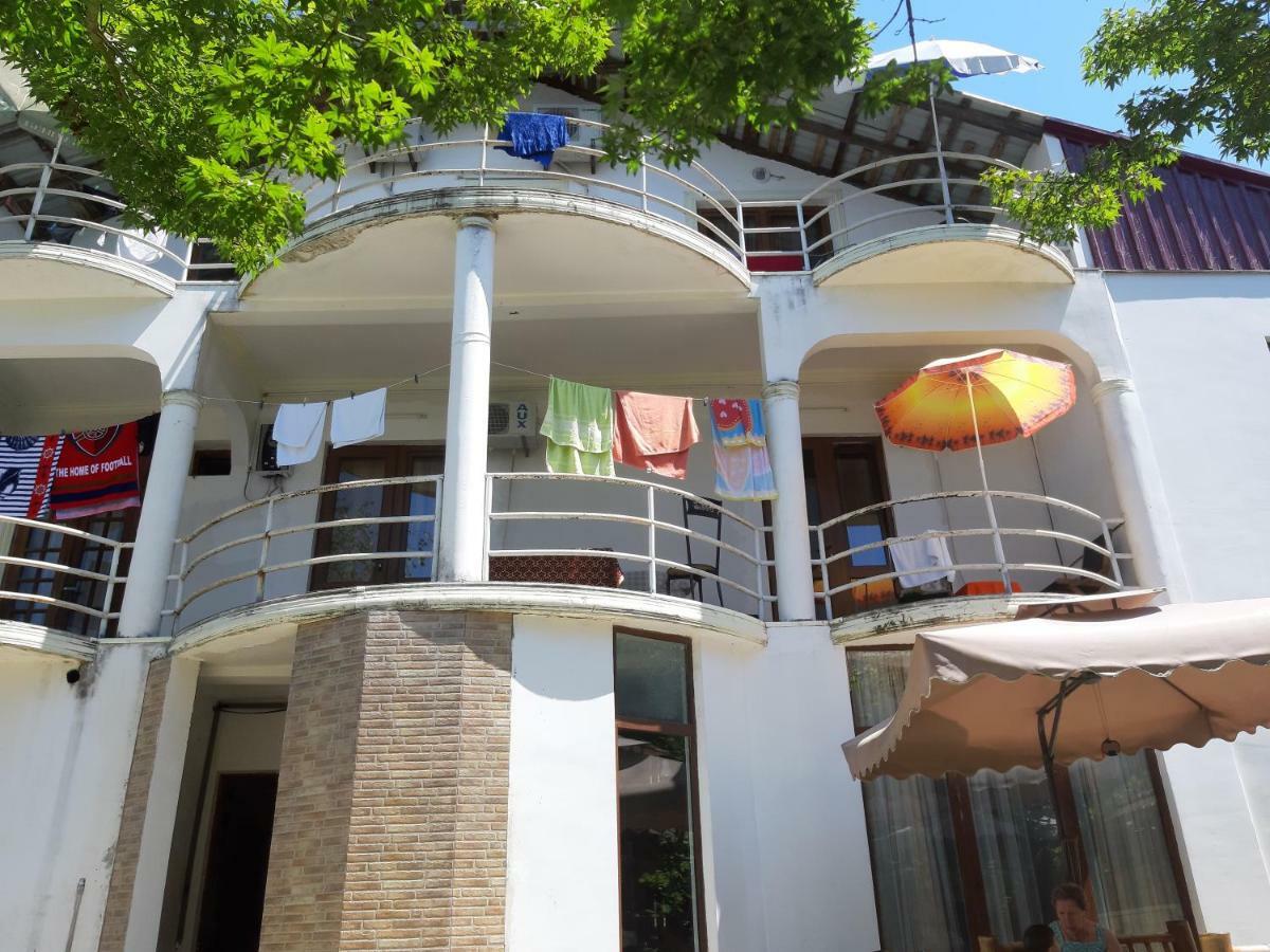 Merabi Guest House Makhinjauri Eksteriør bilde