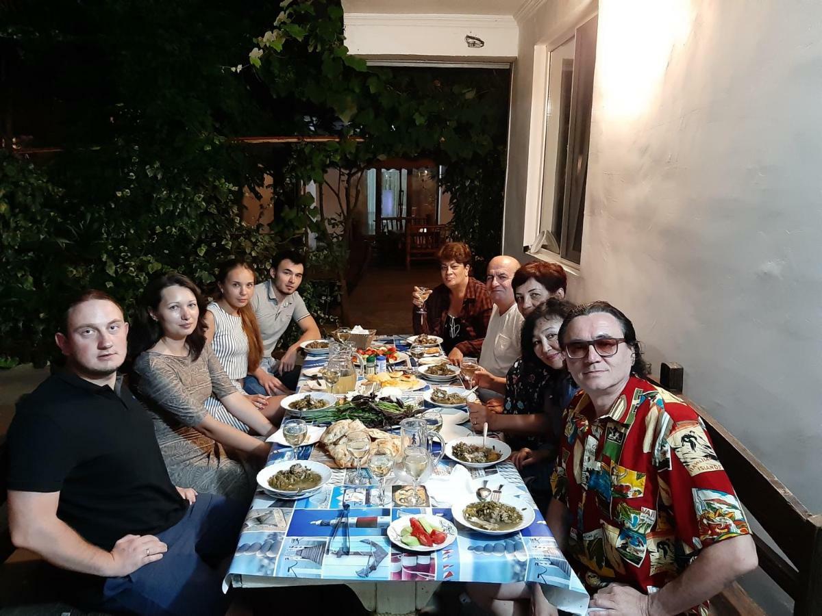 Merabi Guest House Makhinjauri Eksteriør bilde
